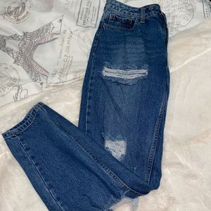 Fashion Nova High Rise Boyfriend jeans size 5